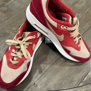 Nike Air, red and tan.  Size 6, in nice shape!